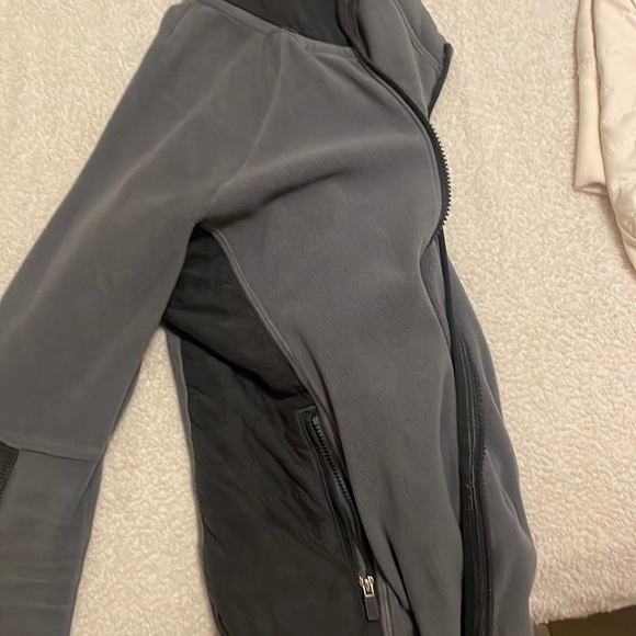 Sporty Abercrombie Hoodie - Picture 2 of 2